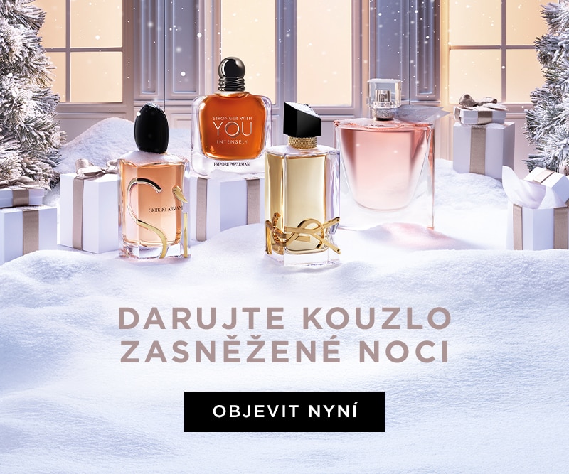 Zimní kolekce parfémů Giorgio Armani a Lancôme – luxusní flakony na sněhové scéně s dárky a vánočními stromy. Text: „Darujte kouzlo zasněžené noci