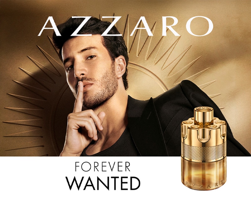 Azzaro Forever Wanted – luxusní pánský parfém v zlatém flakonu na elegantním pozadí.