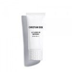 30 ML Dior HYDRATING INVISIBLE UV FLUID SPF 50+ PA++++ Fluid s UV ochranou  1 of 4 Fluid s UV ochranou