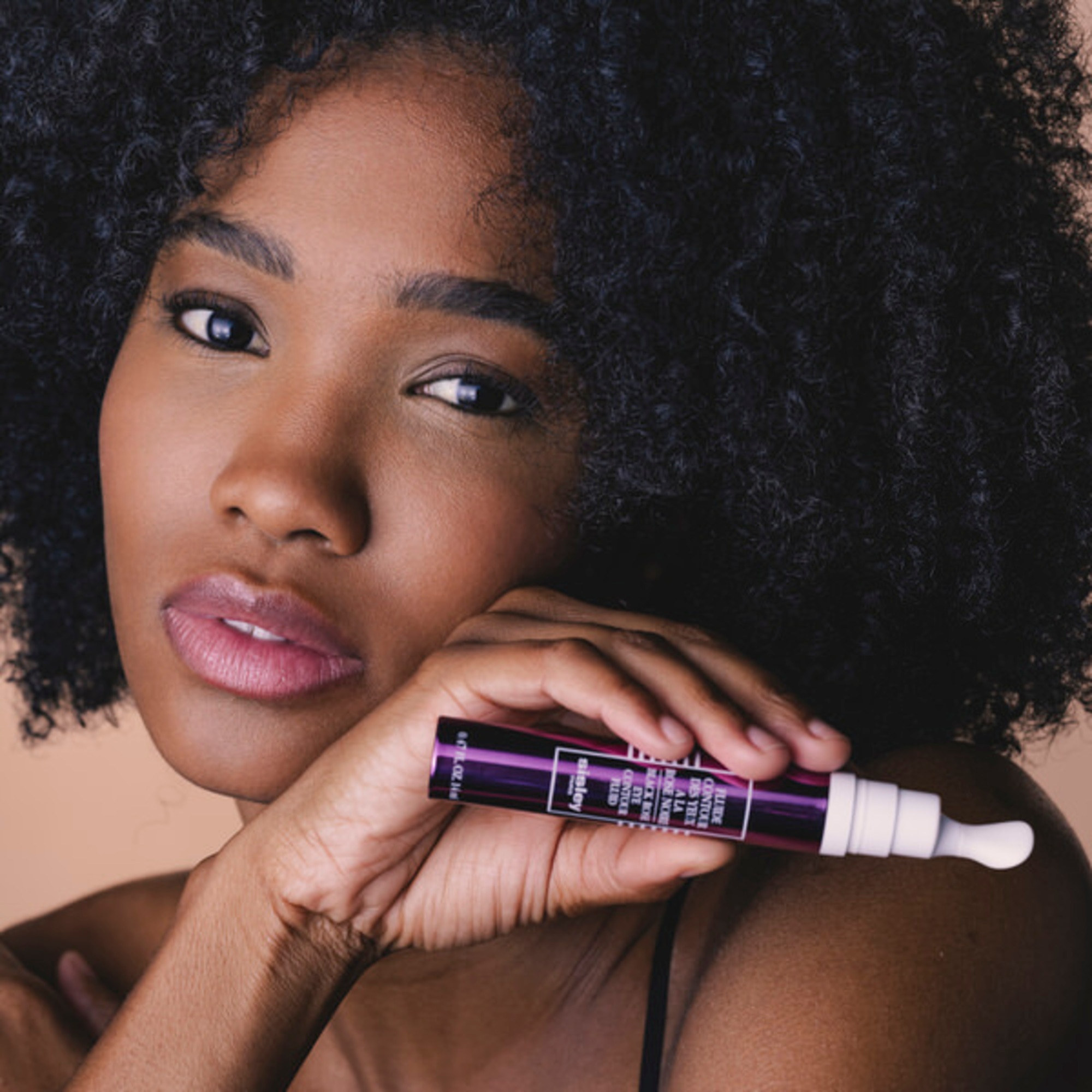 Revitalizační fluid na oční okolí