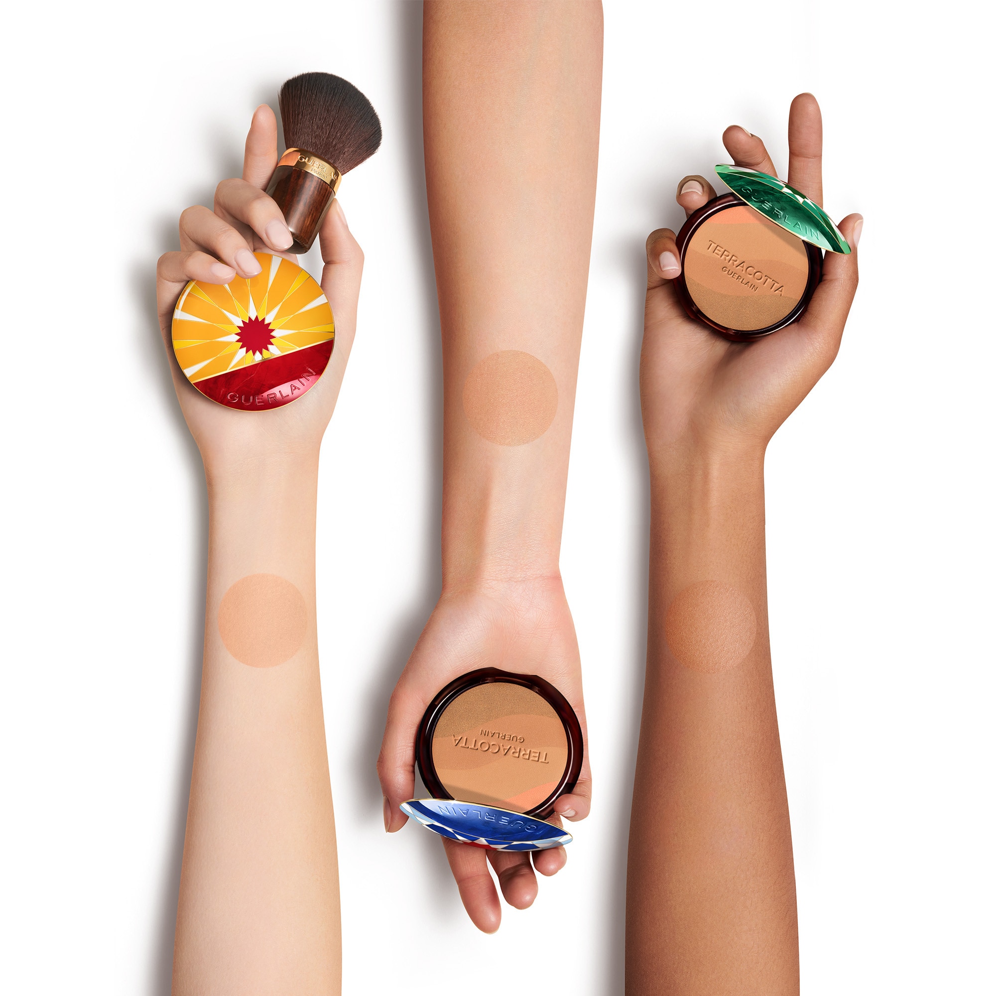 Pudr pro přirozený sluncem prozářený vzhled - limitovaná edice