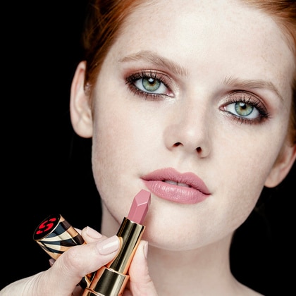 Dlouhotrvající hydratační rtěnka