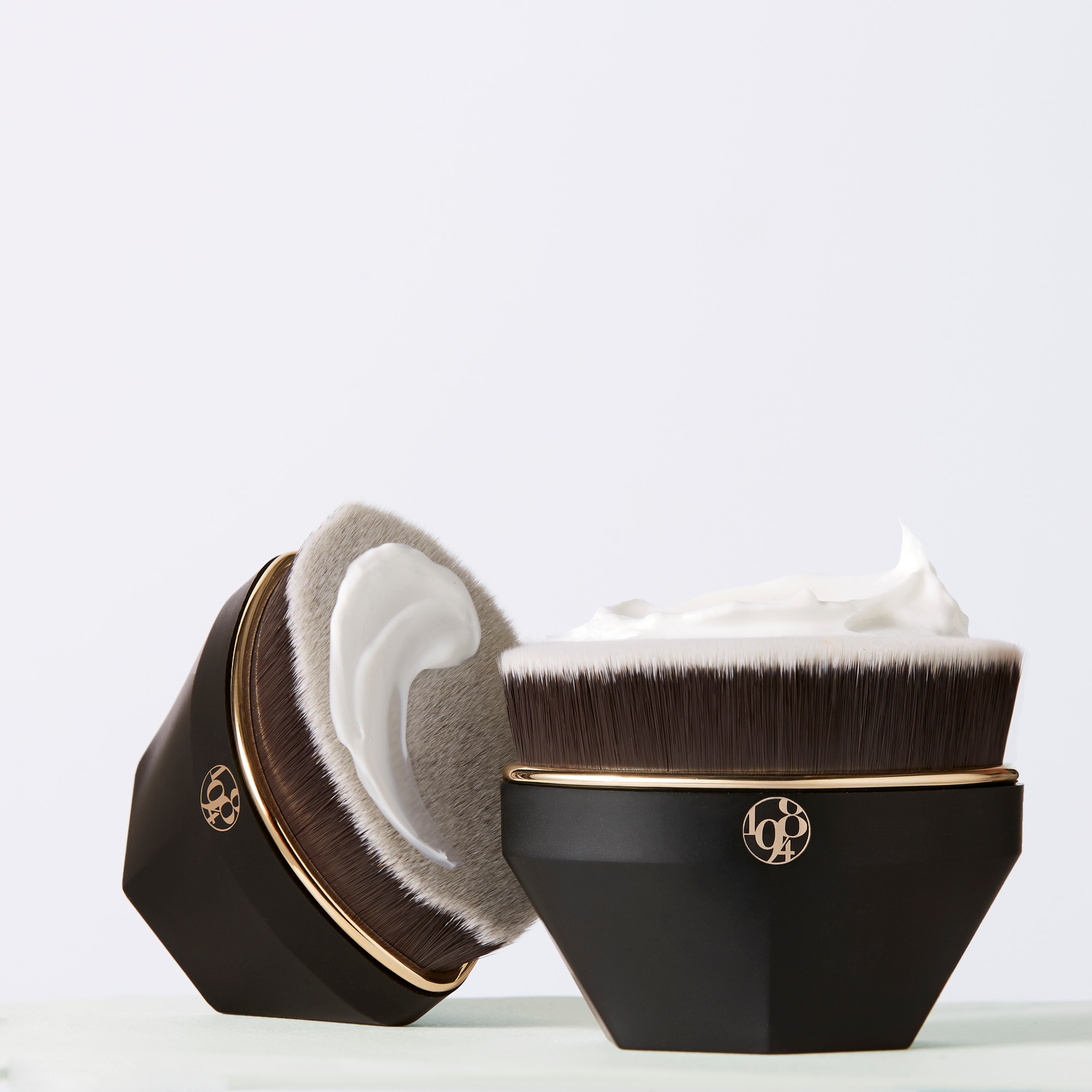 Štětec na péči a make-up