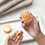 30 KS Elizabeth Arden ADVANCED CERAMIDE LIGHT CAPSULES STRENGTHENING & REFINING SERUM Sérum  2 of 5 Sérum