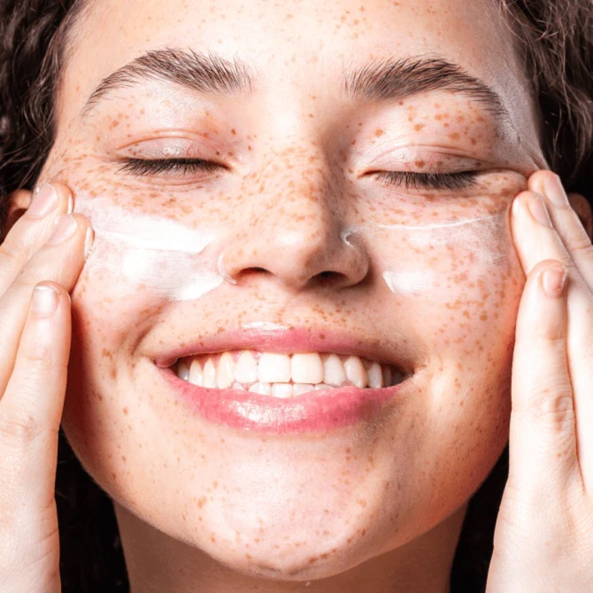 Lehký zmatňující krém