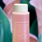ML Sisley FLORAL TONING LOTION Květinové tonizující a osvěžující tonikum 5 of 6 Květinové tonizující a osvěžující tonikum