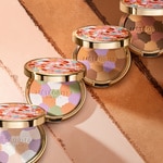 GUERLAIN MÉTÉORITES COMPACT Matující a fixační pudr 2 of 5 Matující a fixační pudr