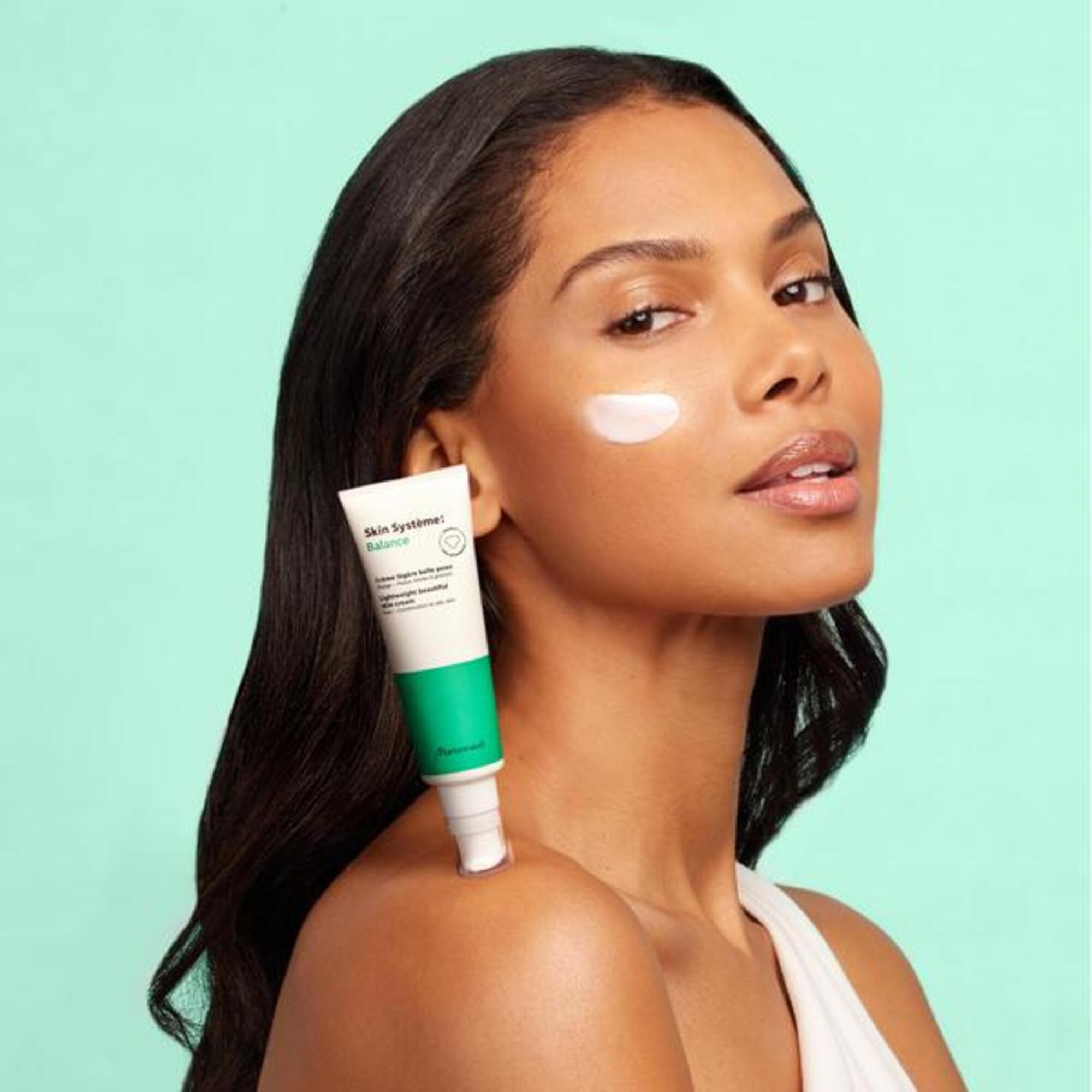 Lehký zkrášlující krém