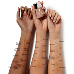  Clinique EVEN BETTER GLOW Rozjasňující make-up  2 of 3 Rozjasňující make-up
