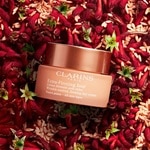 50 ML Clarins EXTRA FIRMING DAY CREAM Denní anti-ageing krém pro všechny typy pleti  2 of 3 Denní anti-ageing krém pro všechny typy pleti