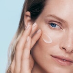 50 ML Elizabeth Arden HYALURONIC ACID + PEPTIDES CERAMIDE HYDRA-PLUMPING WATER CREAM Lehký hydratační krém  4 of 5 Lehký hydratační krém
