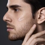 70 ML SHISEIDO MEN TOTAL REVITALIZER LIGHT FLUID Lehká verze revitalizačního krému 4 of 4 Lehká verze revitalizačního krému