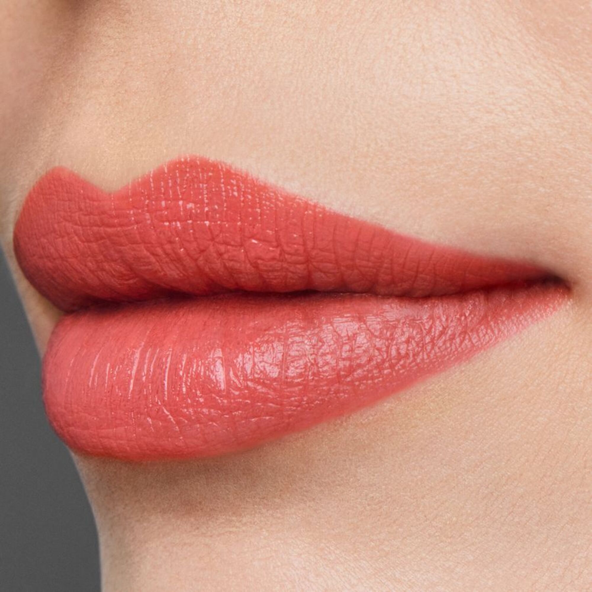 Estée Lauder PURE COLOR LIPSTICK CRÈME Krémová rtěnka 1 of 3
