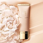 GUERLAIN PARURE GOLD SKIN DOUBLE VEIL Omlazující a zdokonalující primer s péčí a ochranou SPF50+ & PA+++ 4 of 4 Omlazující a zdokonalující primer s péčí a ochranou SPF50+ & PA+++