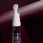 14 ML Sisley BLACK ROSE EYE CONTOUR FLUID Revitalizační fluid na oční okolí 5 of 8 Revitalizační fluid na oční okolí