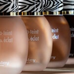  Sisley PHYTO-TEINT ULTRA ECLAT Rozjasňující make-up  2 of 3 Rozjasňující make-up