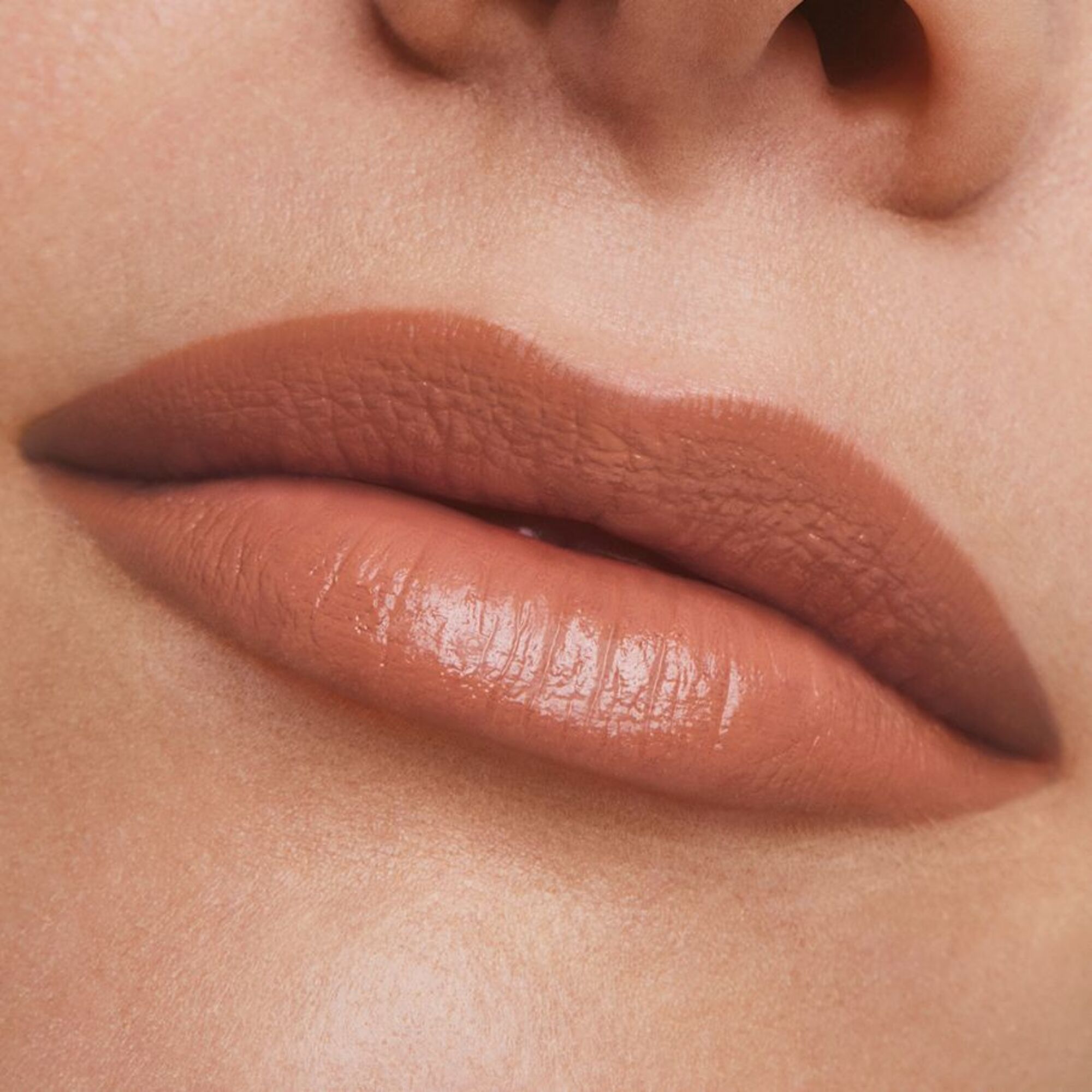 Estée Lauder PURE COLOR LIPSTICK CRÈME Krémová rtěnka 1 of 3
