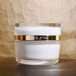Sisley SISLEŸA L'INTEGRAL RICH Bezolejnatý make-up s dlouhou výdrží 5 of 8 Bezolejnatý make-up s dlouhou výdrží