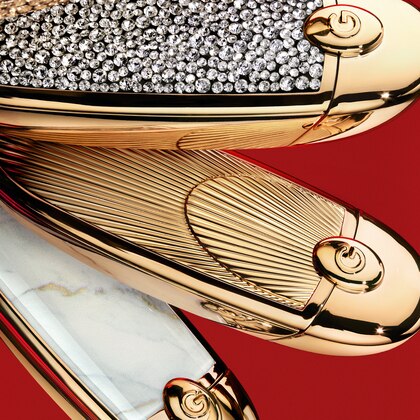 Pouzdro s dvojitýn zrcátkem