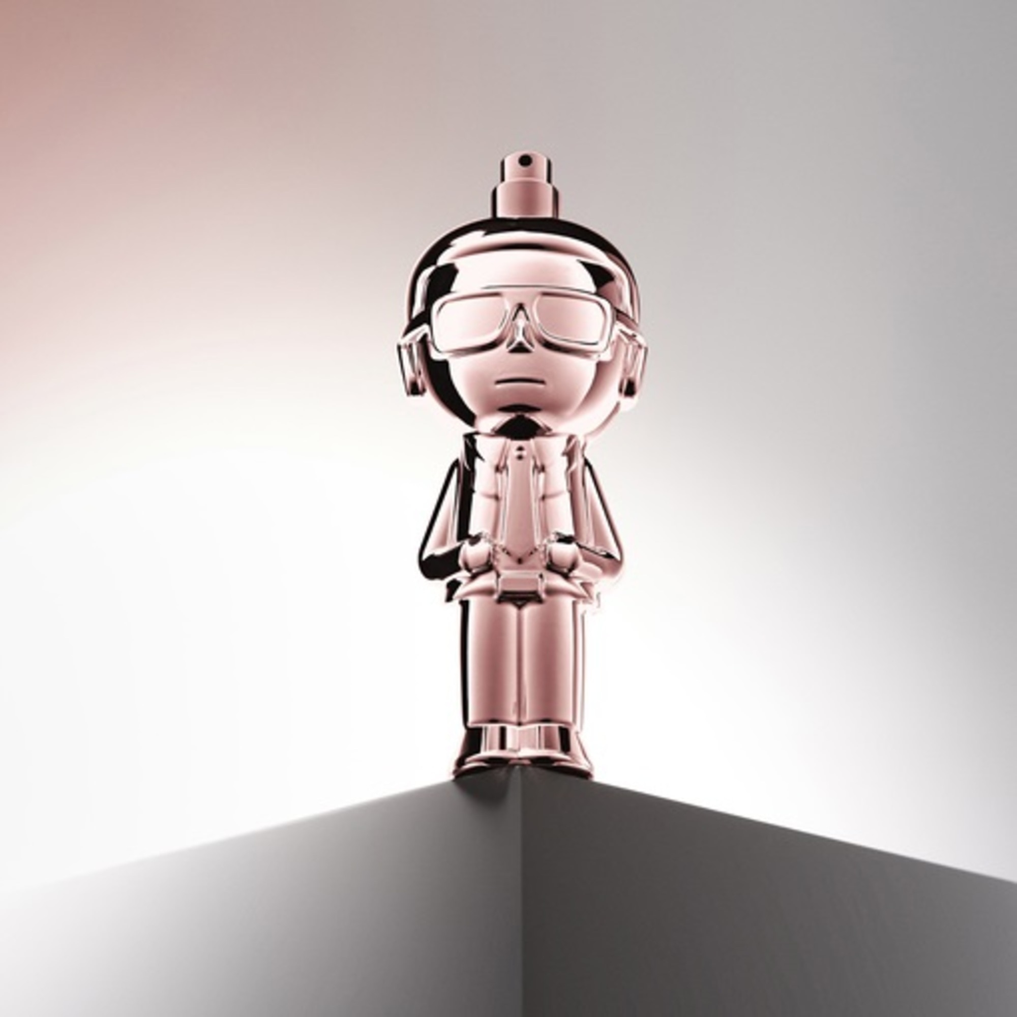 100 ML Karl Lagerfeld IKONIK Parfémovaná voda pro ženy 1 of 4