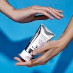 75 ML Sisley RESTORATIVE HAND CREAM Hydratační krém na ruce a nehty  4 of 4 Hydratační krém na ruce a nehty
