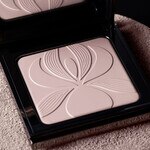 Sisley BLUR EXPERT Rozjasňující a dokonale matující pudr 2 of 2 Rozjasňující a dokonale matující pudr
